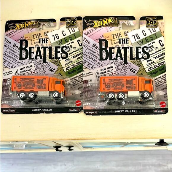 Hot Wheels Beatles Hiwau  Haulers set of 2 NIP Collectible - Picture 1 of 3